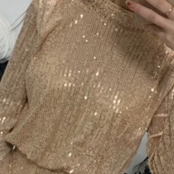 GOREGOUS Long Sleeved Gold Sequin Bodycon Mini Dre - Picture 8 of 8